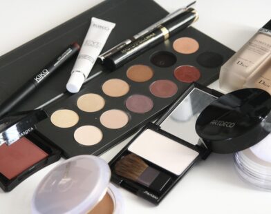 cosmetics 1063134 1280