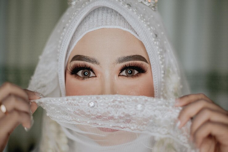 Best Eye Makeup Looks for 2025
