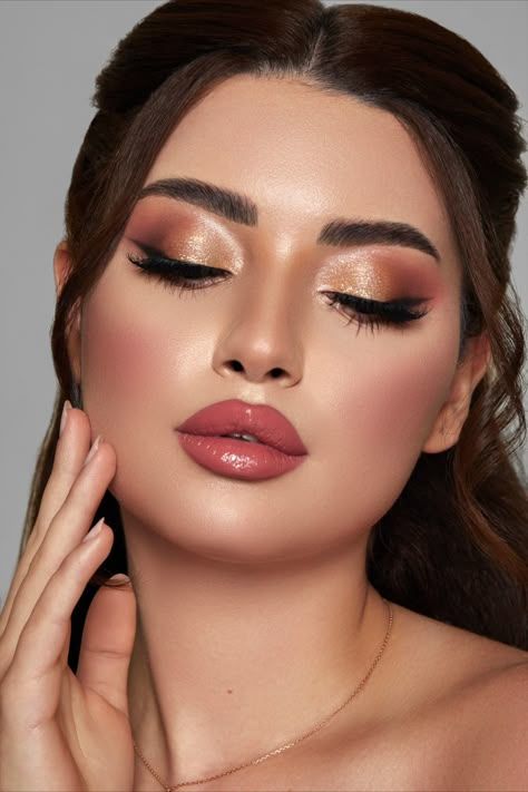 Enhances eye makeup