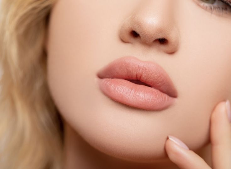 Plump lips