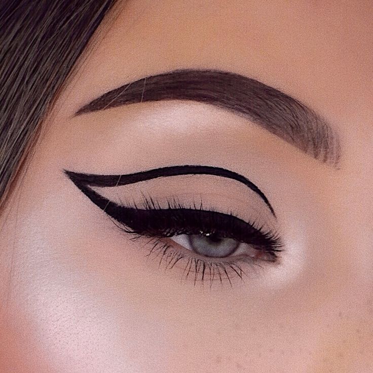 The graphic liner of Sonam Kapoor