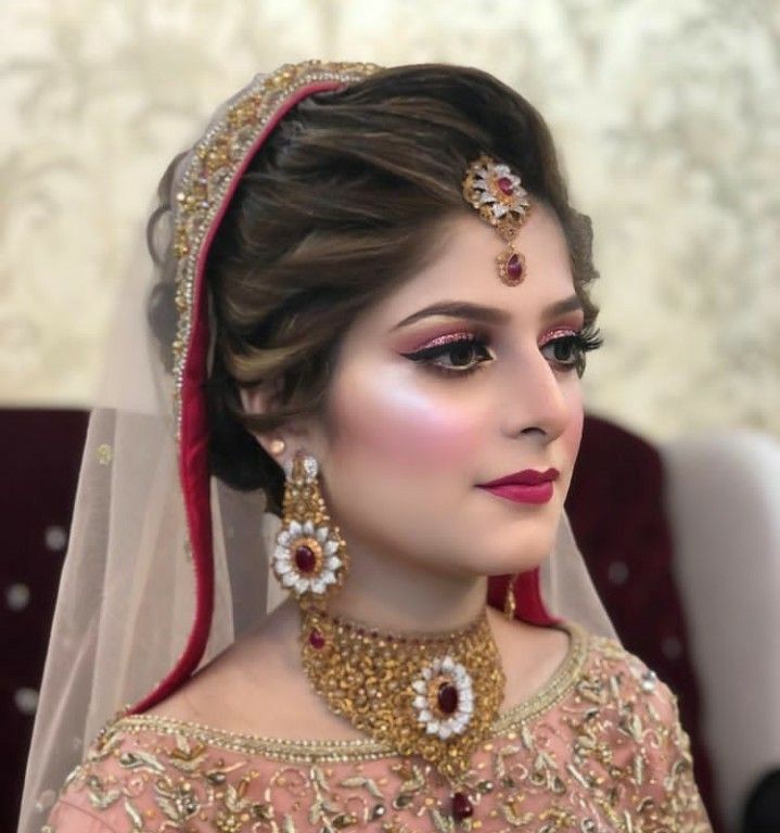 Dress and makeup coordination