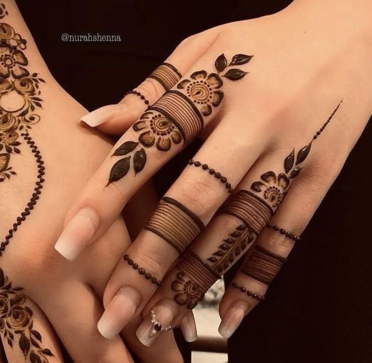 Mehndi fingertips