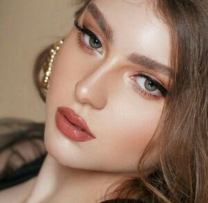 How to Achieve a Flawless Cat Eye Look
