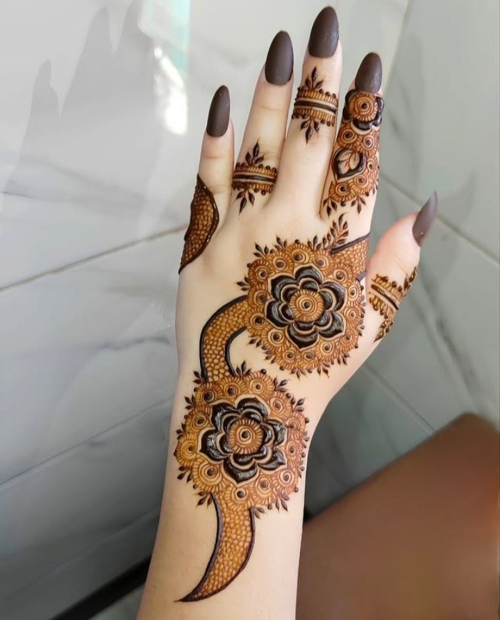 Arabic Style Mehndi