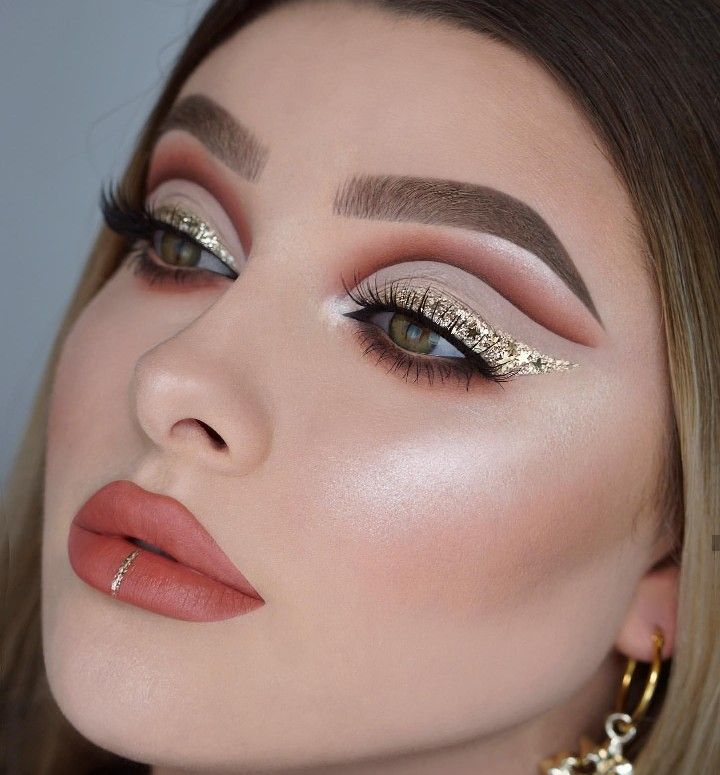 Bold Colors into Your Makeup Bold Colors into Your Makeup Bold Colors into Your Makeup