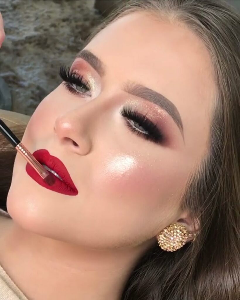 Glossy Lip Cons