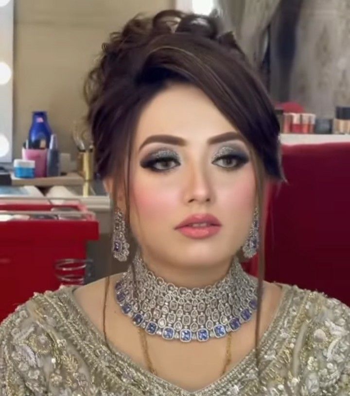 Glitter Makeup Ideas for Special Occasions