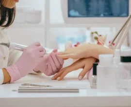 How to Maintain Your Nails Between Salon Visits