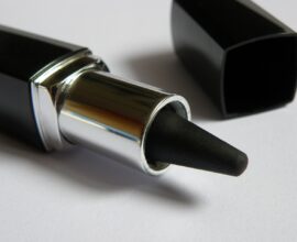 Perfecting Your Cat Eye with Liquid Liner