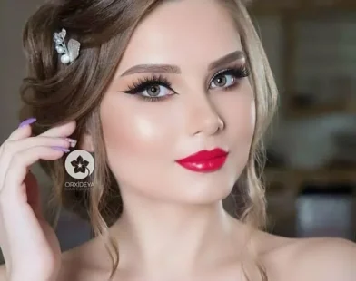 How to Set Lipstick for All-Day Wear