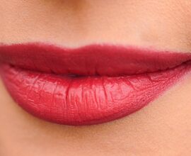 How to Make Glossy Lips Look Perfect