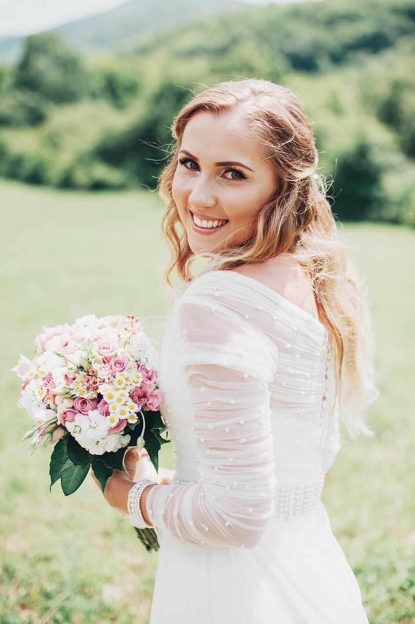 What to Do if Your Bridal Makeup Doesn’t Last