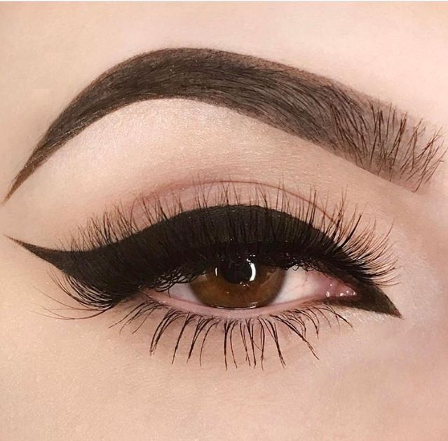 Simple eye makeup​
