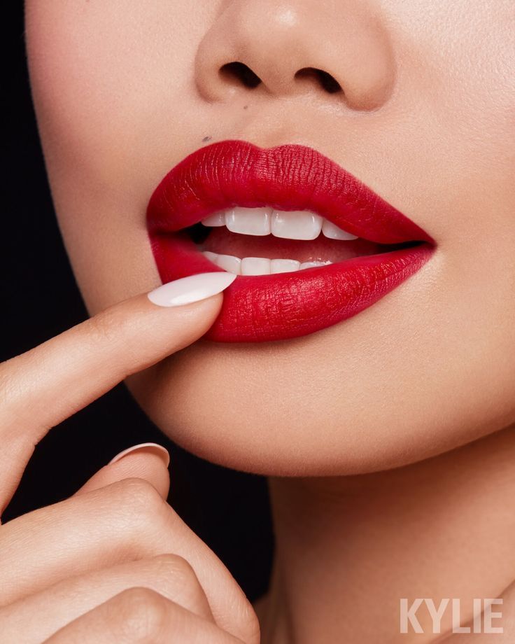 Iconic Lip Looks Inspired by Celebrities 1 Find foundation shade | Perfect skin tone match | Foundation color guide