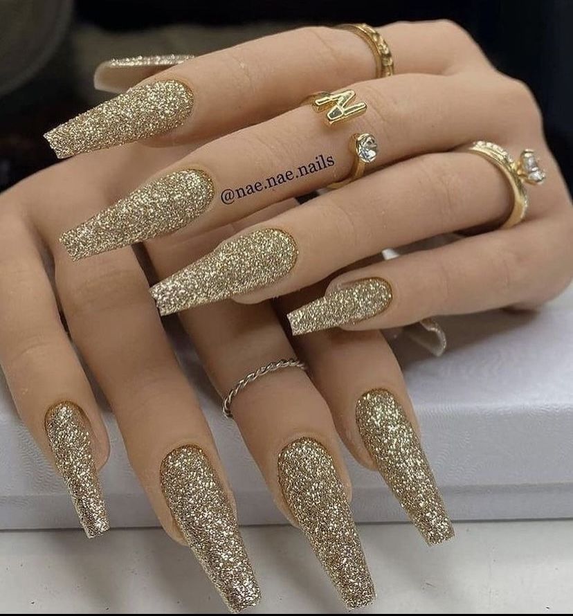 Glitter Glam Look​