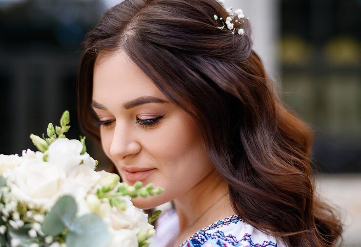 Romantic side curls​
