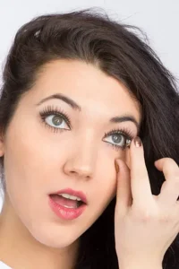 Smoky eye tutorial | Beginner eye makeup | Easy smoky eyes
