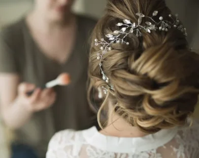 Simple Bridal Hairstyles for Minimalist Brides