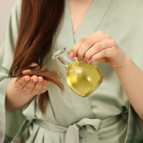 Use of oil for roots​