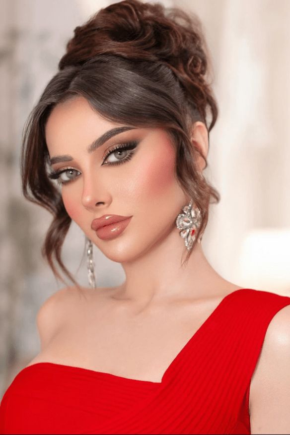 Elegant Updo Hairstyles for Weddings and Parties