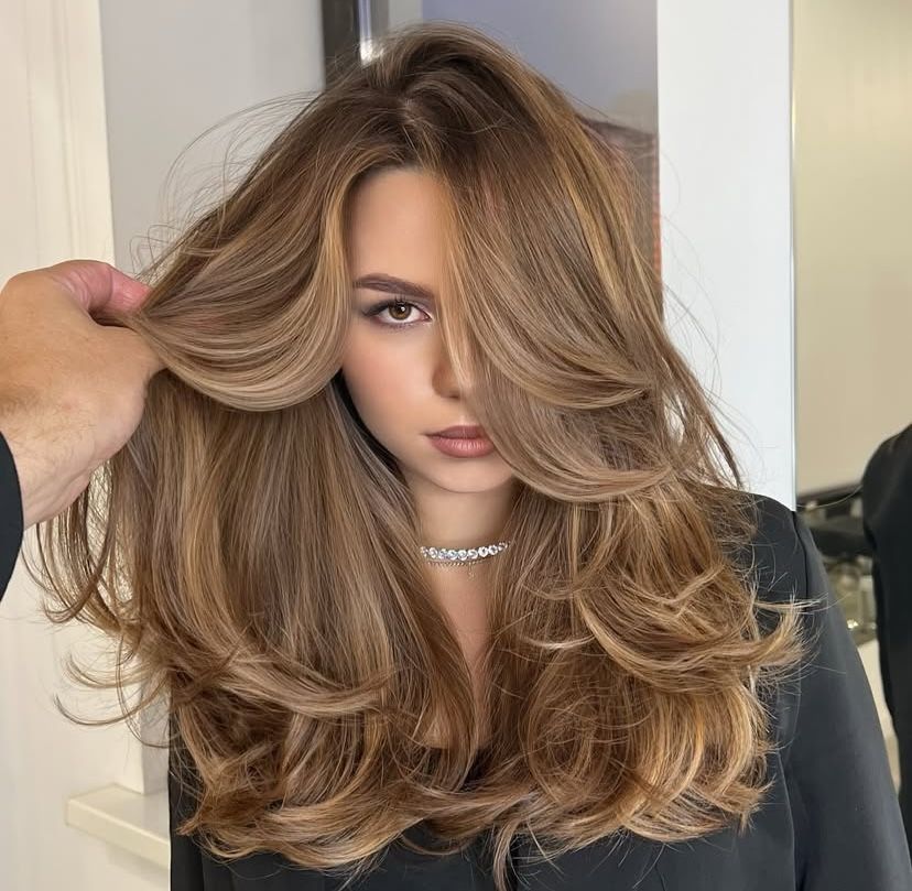 Quick Wavy Hairstyles for Office and College Girls
