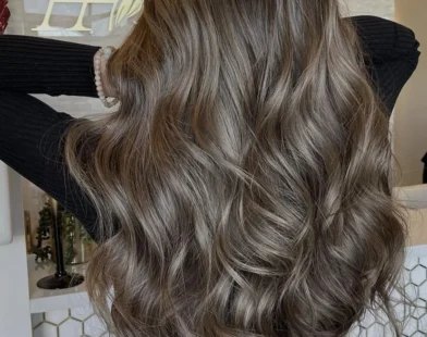 Stunning Wavy Hairstyles for Special Occasions